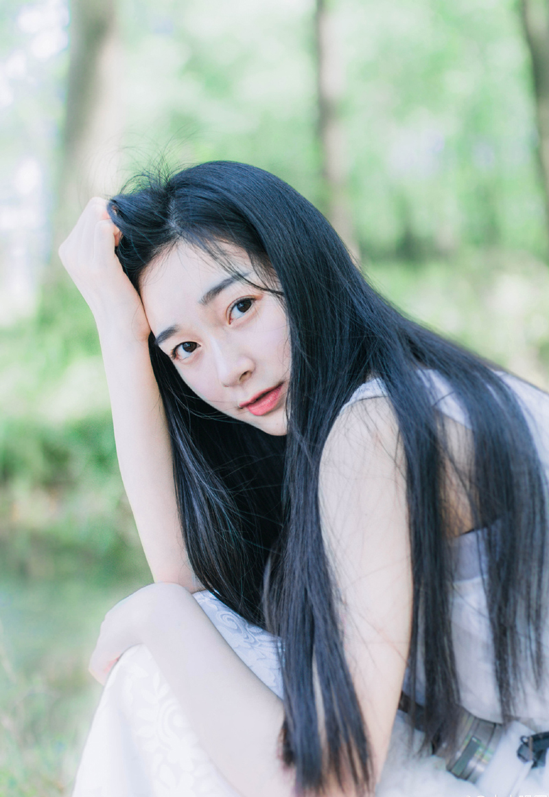 “什么！？”刘璋面色顿时惨白，议事厅里，一群人却是神色不由自主的活络起来，刘璋自掘坟墓，致使民心、军心尽失，如今阆中十万大军皆反，整个益州北部，已经沦为吕布治地，虽然吕布同样不怎么受人待见，但关中这些年的发展大家也看在眼里，虽说地没了，但吕布那里就算致仕，也至少能够混个富家翁做做，而且吕布到现在为止，还没有做过违背自己定下律法的事情。